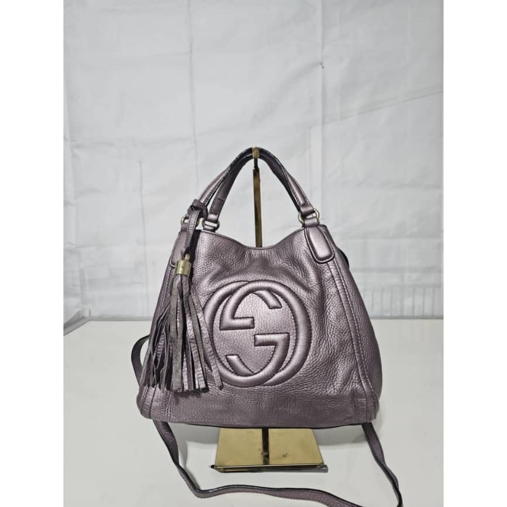 Authentic GUCCI Soho Small Pebbled Leather Shoulder Bag Metallic Purple